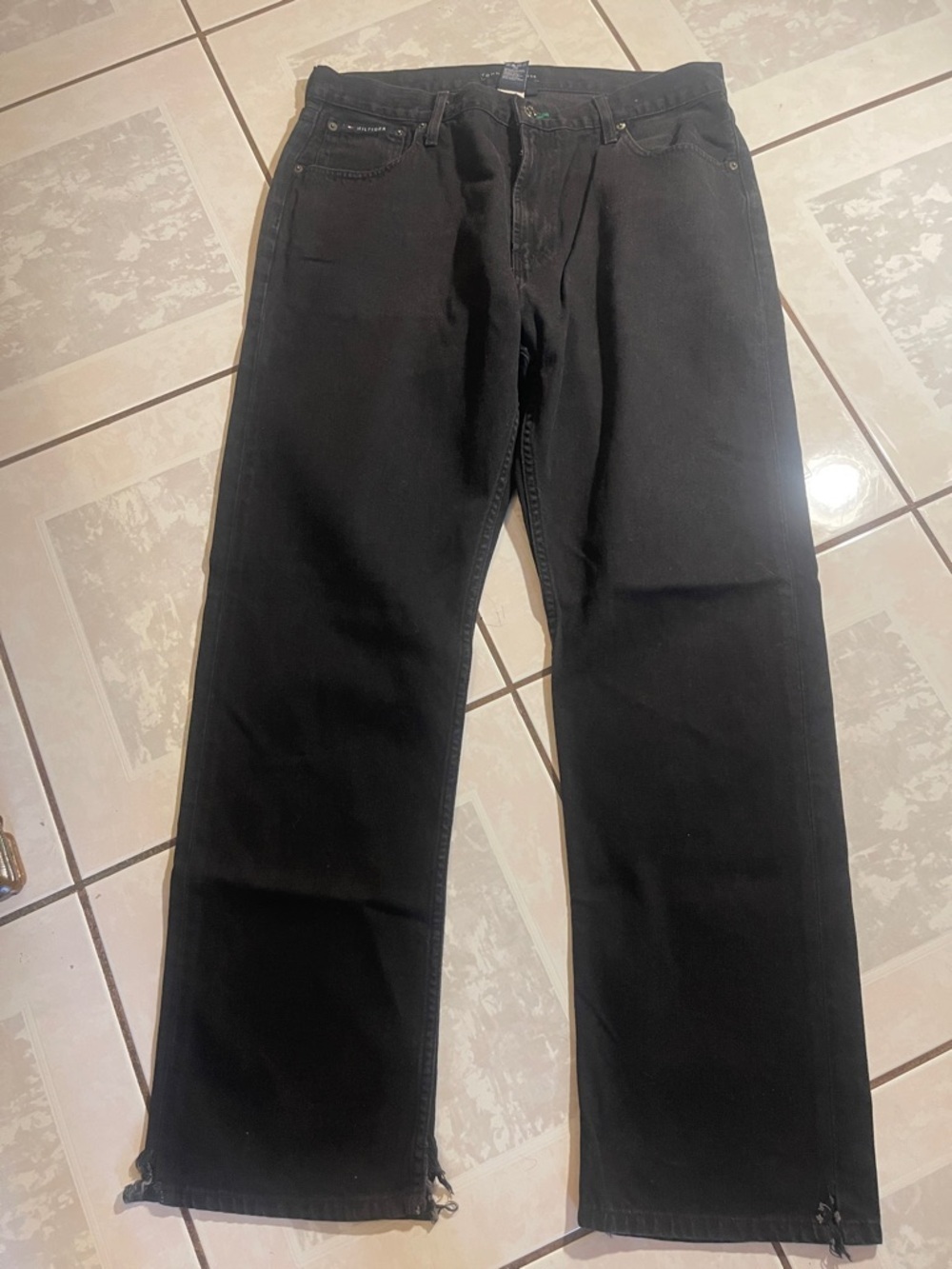 Tommy Hilfiger Men's Black Straight Jeans with Subtle Detailing